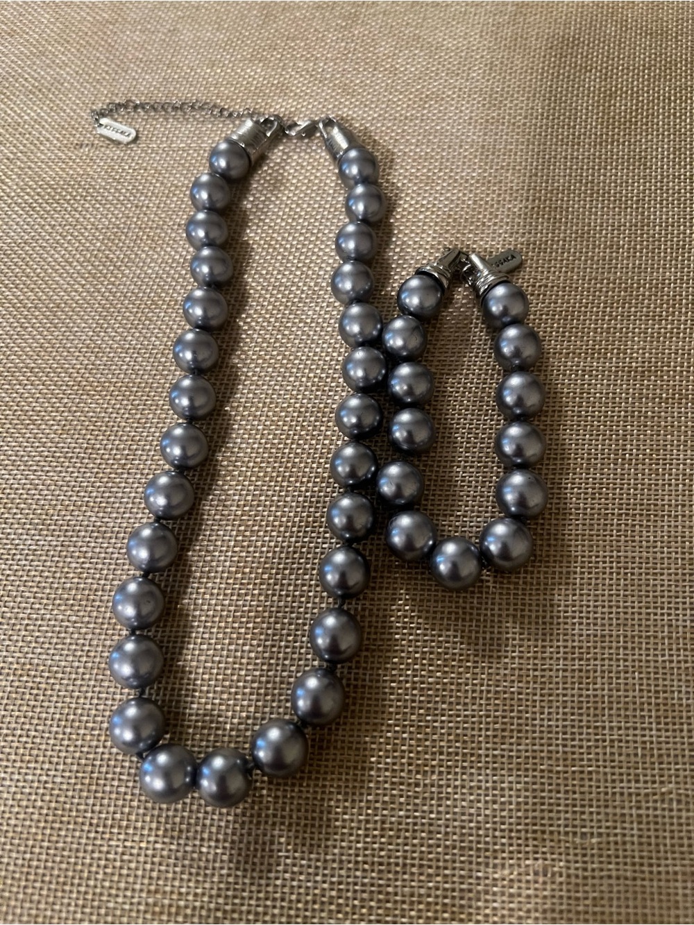 Lustrous Gray Pearl Necklace and Bracelet Set